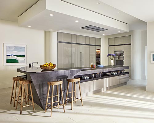 contemporary kitchen diner with bar stools © OMAZE /RSPCA