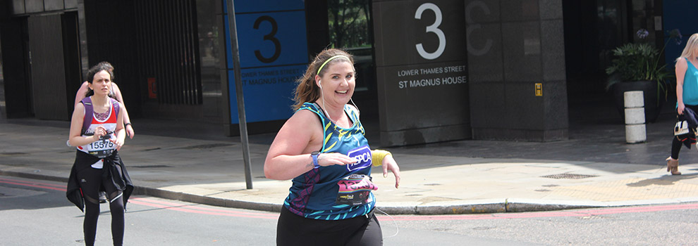 RSPCA supporter running the Hampton Court Palace Half Marathon © RSPCA